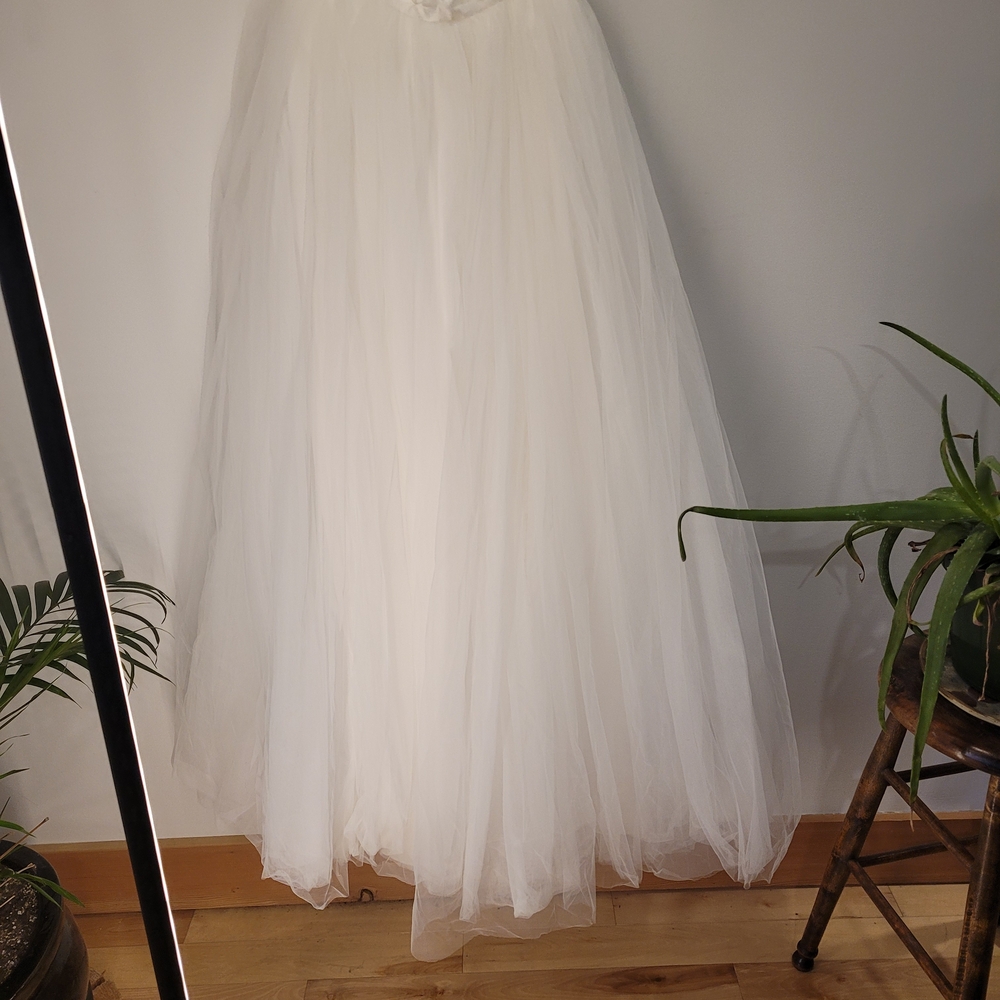 Elegant White Tulle A-Line Wedding Skirt